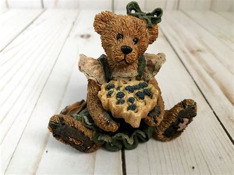Boyds bears figurines value - Price + Shipping: lowest first; Price + Shipping: highest first; Distance: nearest first ... New Listing Boyds Bears figurine "Coach Grizberg..Leading the Way ...